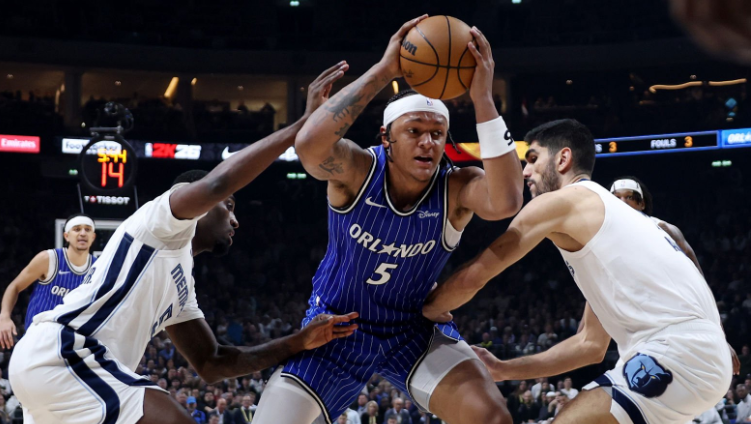 易倍体育登录入口-NBA德国赛：魔术20分大逆转胜灰熊 班凯罗26+13小瓦格纳复出18分