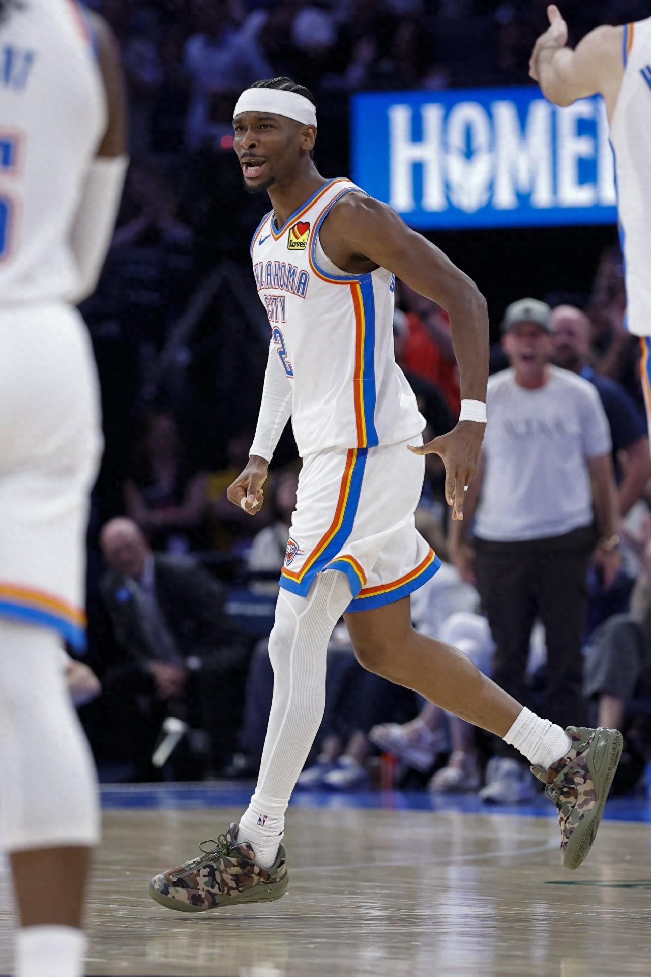 易倍体育官方网站-SGA你太狠，都说你靠哨子，今天42+4+8，达成NBA历史独一无二纪录